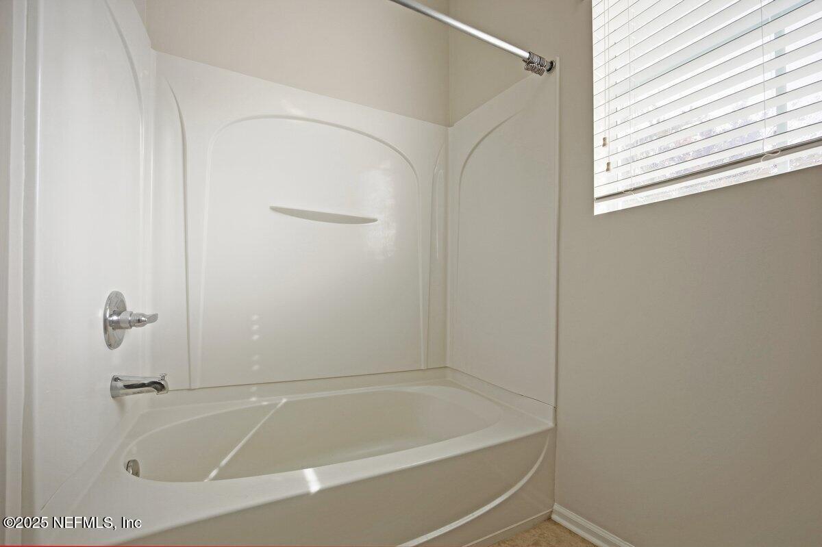 75 Myrtle Park Point Ponte Vedra, FL 32081 - Photo 22 of 33 Jack Jill Bathroom Tub