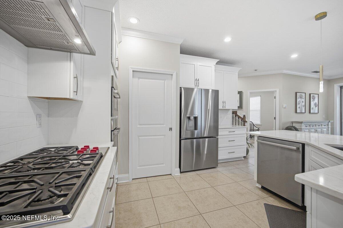 75 Myrtle Park Point Ponte Vedra, FL 32081 - Photo 4 of 33 Kitchen with Gas Range