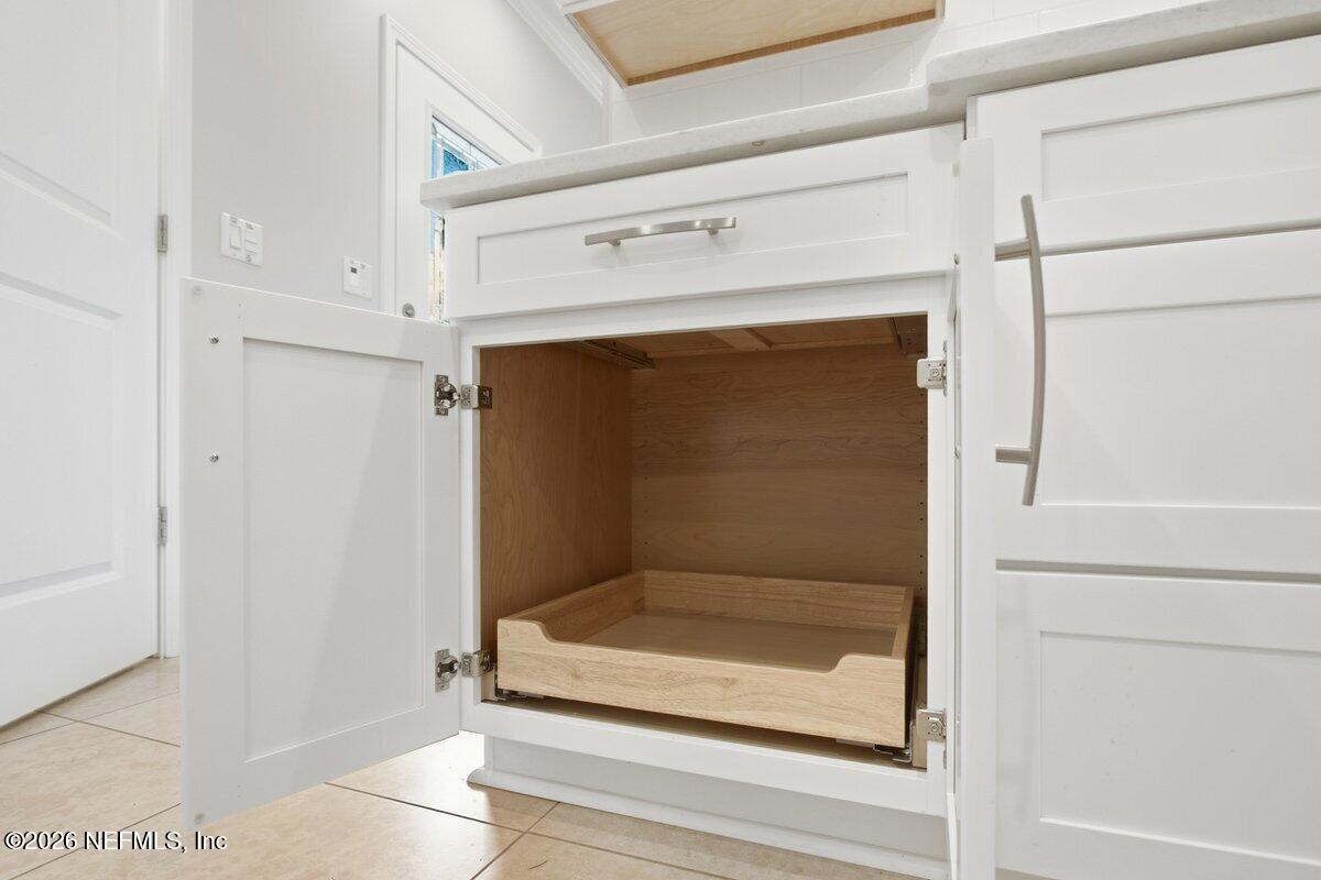 75 Myrtle Park Point Ponte Vedra, FL 32081 - Photo 6 of 38 a bathroom with a toilet and mirror