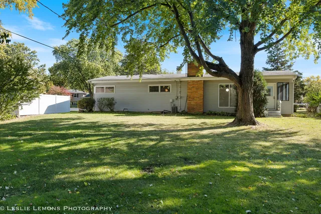 $2,995 | 59 Elmwood Drive, Naperville, IL 60540