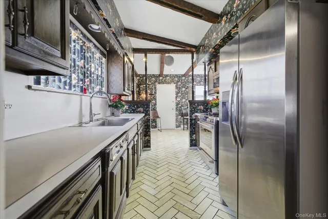 $989,000 | 360 Raymond Street, Rockville Centre, NY 11570