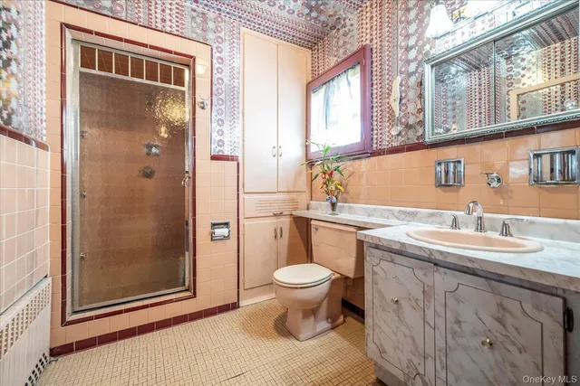 $989,000 | 360 Raymond Street, Rockville Centre, NY 11570