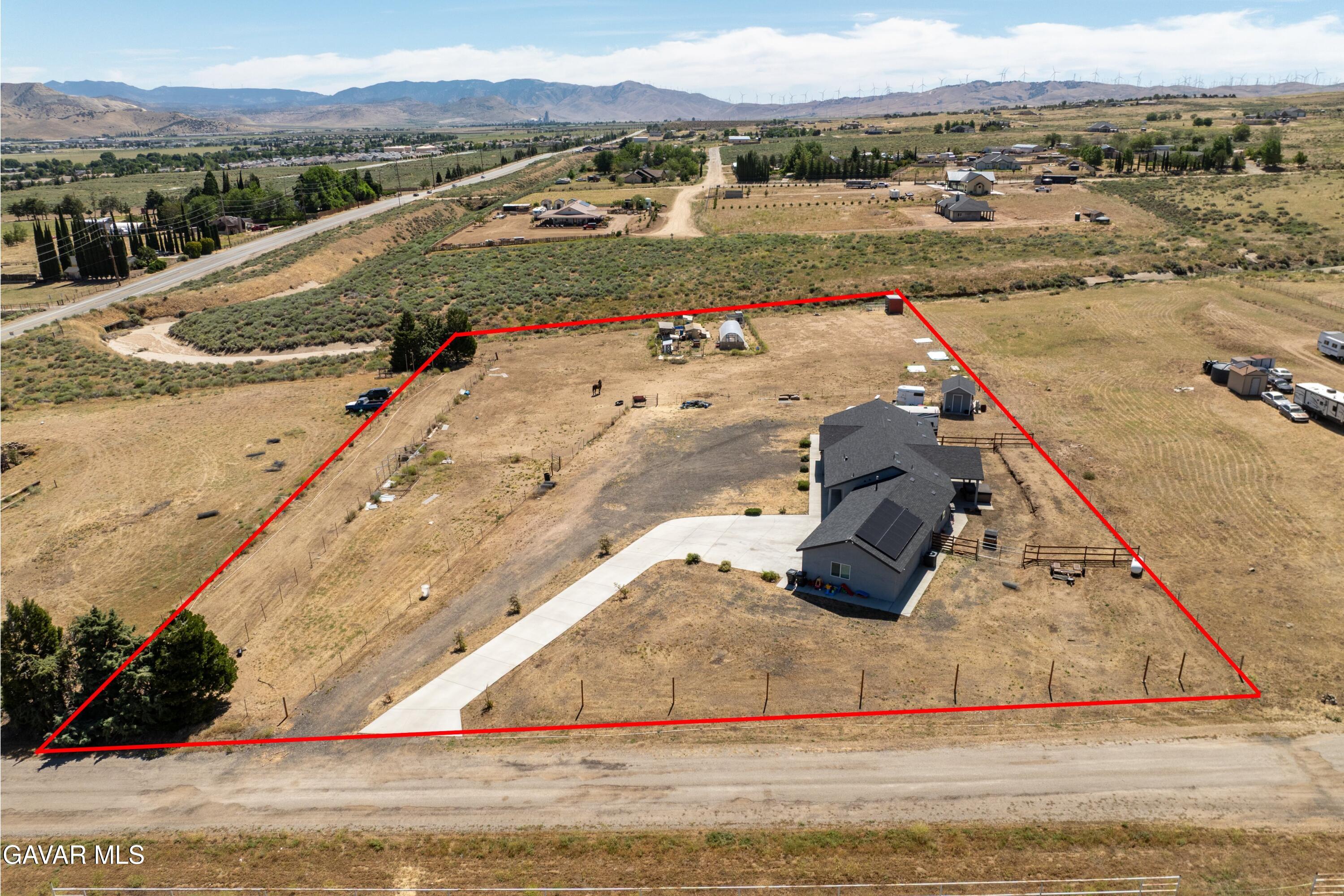 19900 Chinook Street Tehachapi, CA 93561 - Photo 33 of 38 27-DJI_0806-HDR-Edit