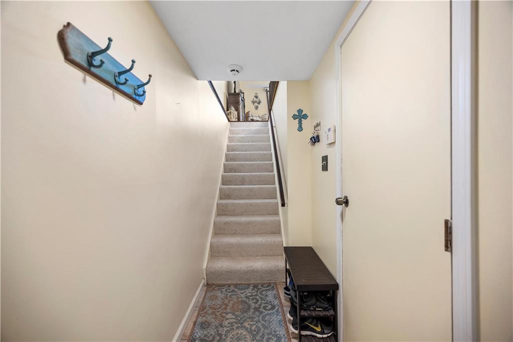512 Hunters Path Road Bridgeville, PA 15017 - Photo 4 of 31 Gallery Image 4