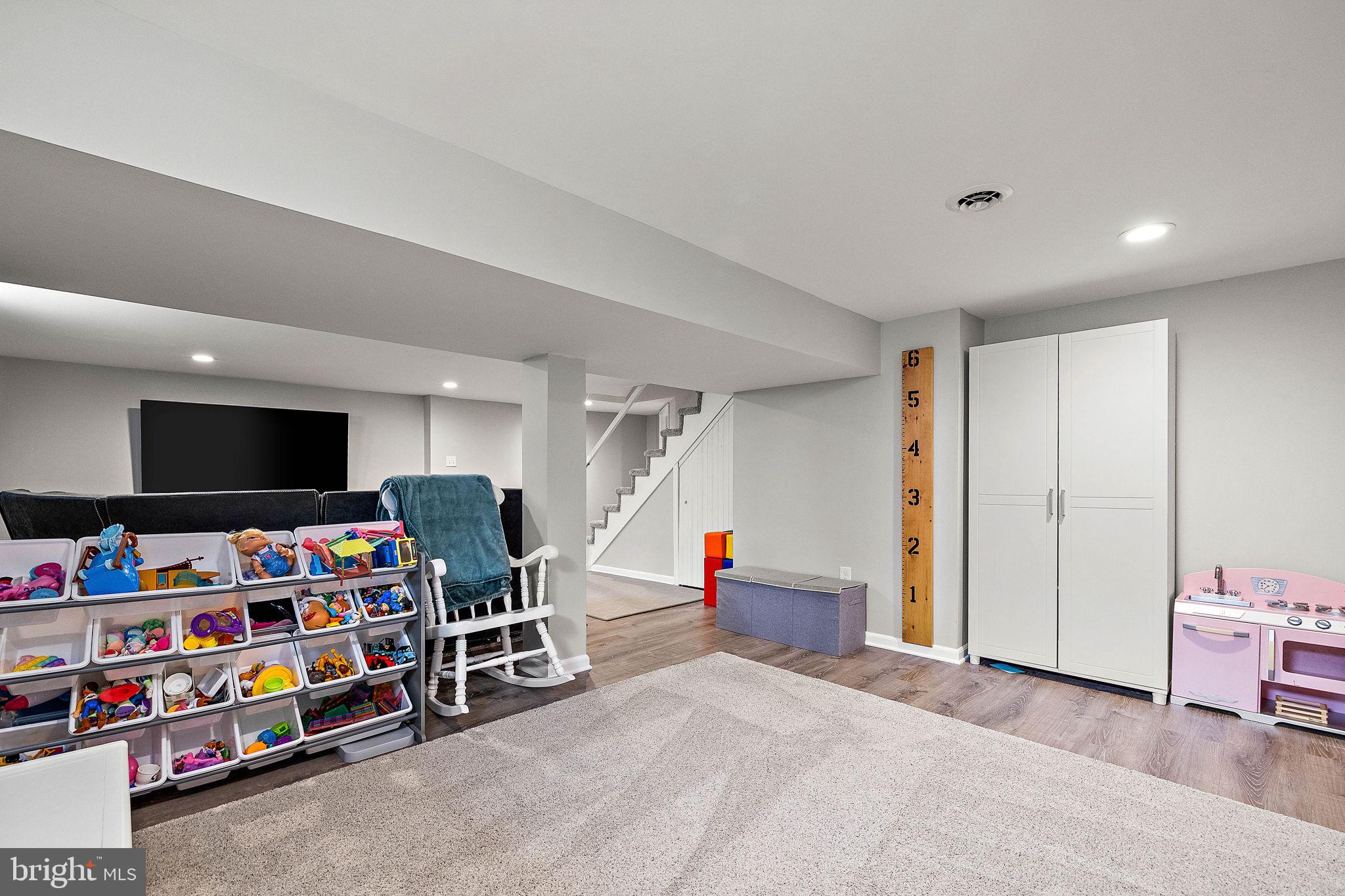 1003 White Birch Drive Newark, DE 19713 - Photo 36 of 54 a view of a room with toys