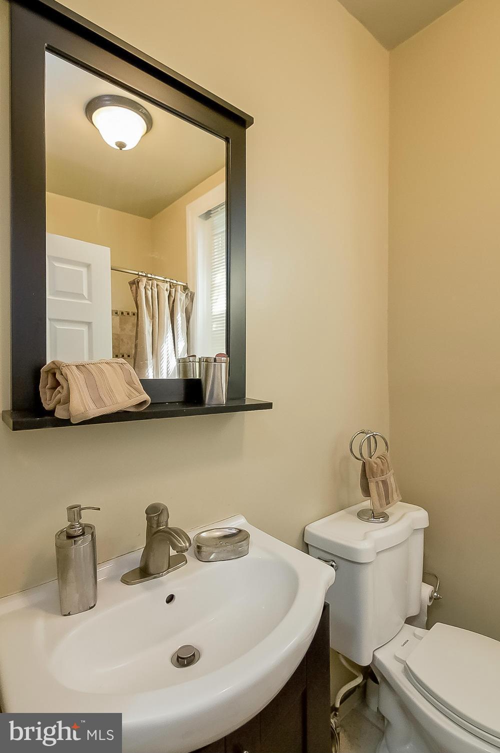 3606 Cedardale Road Baltimore, MD 21215 - Photo 19 of 26 2nd Full Bath on Upper Level