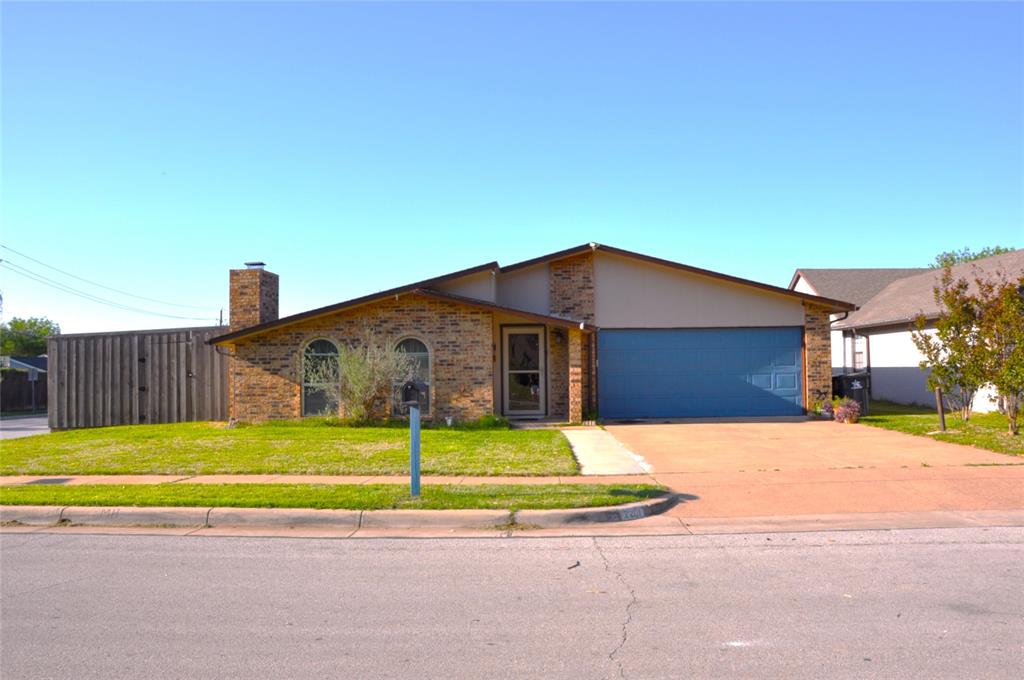 a house view with a outdoor space