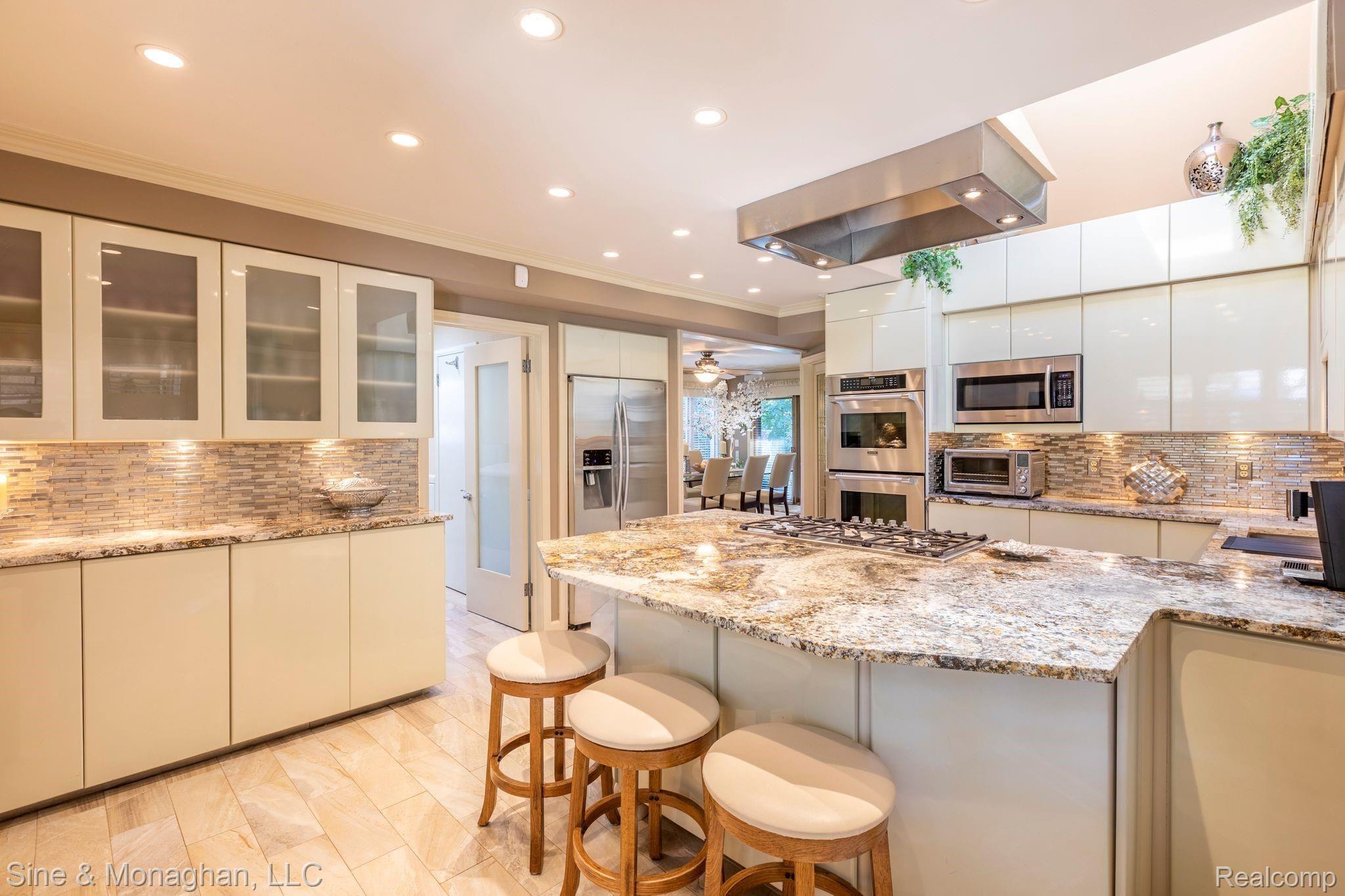85 Stonehurst Road Grosse Pointe, MI 48236 - Photo 6 of 39 85 Stonehurst Rd-8.jpg