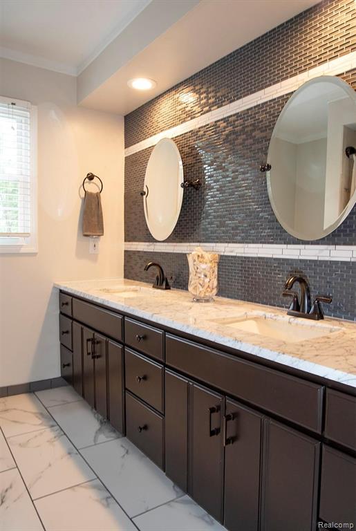 35897 Charter Crest Road Farmington Hills, MI 48335 - Photo 16 of 21