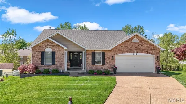 $415,000 | 643 Country Squire Circle, St. Peters, MO 63376