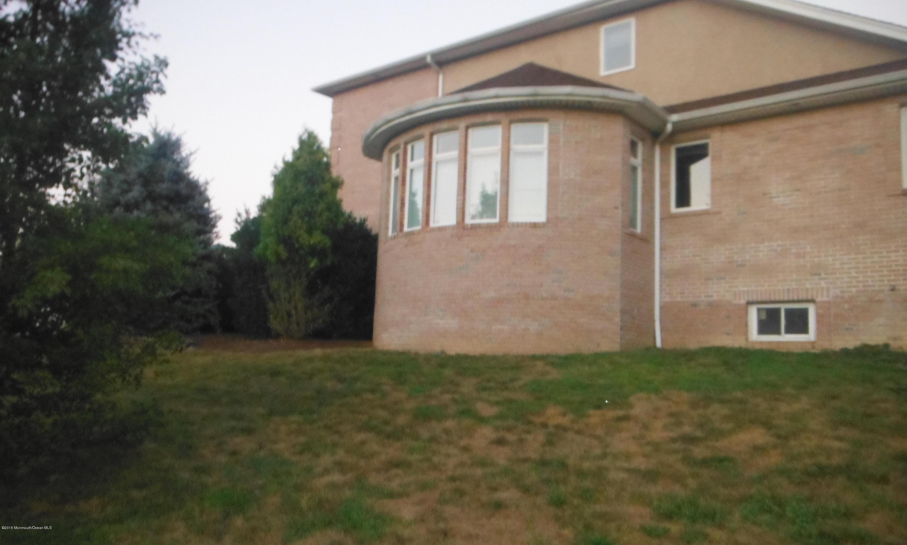 41 McCaffery Road Manalapan, NJ 07726 - Photo 28 of 31 Side