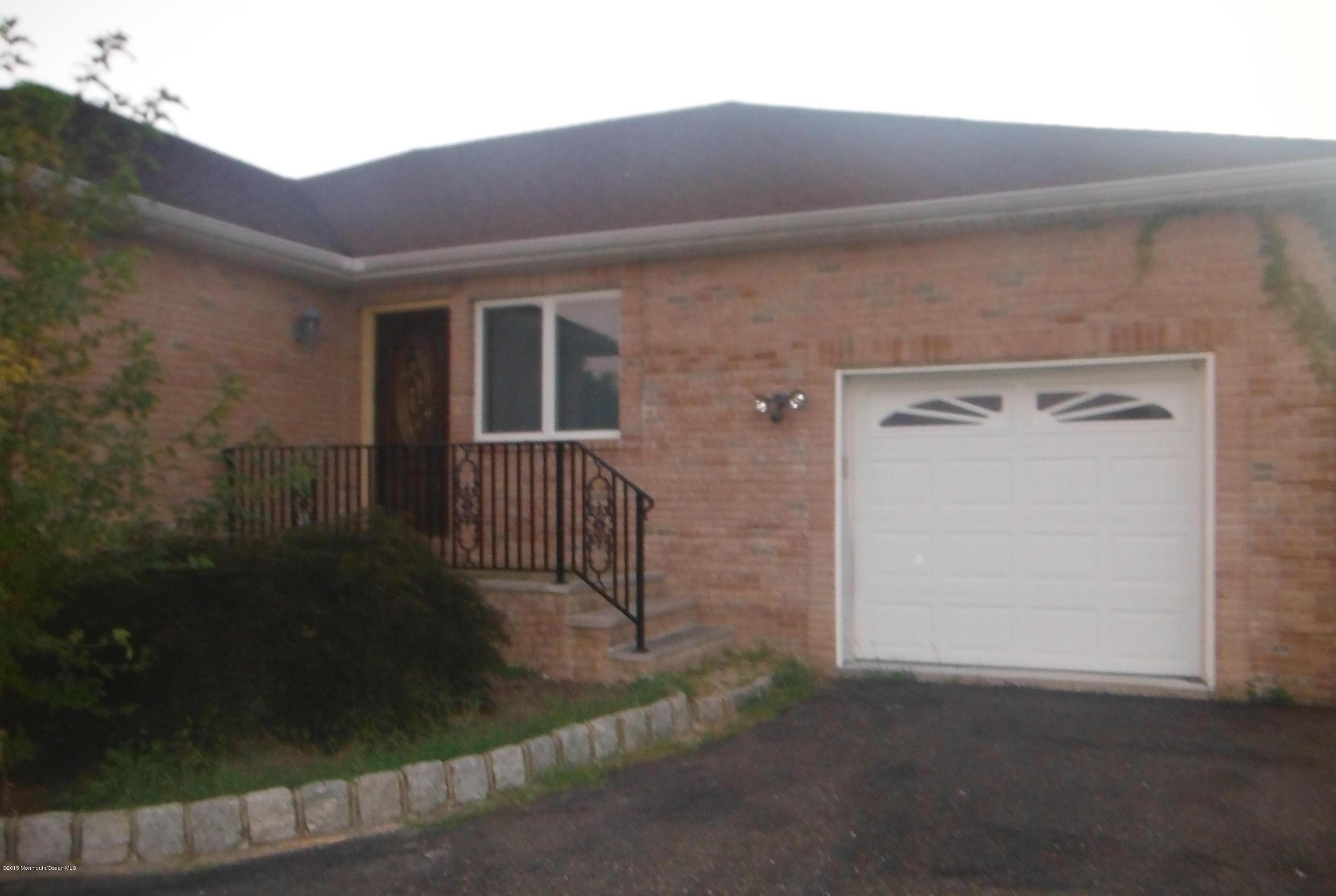 41 McCaffery Road Manalapan, NJ 07726 - Photo 29 of 31 Side