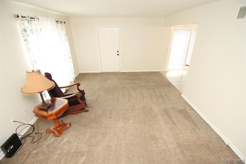 24644 Spring Lane Harrison Township, MI 48045 - Photo 5 of 28