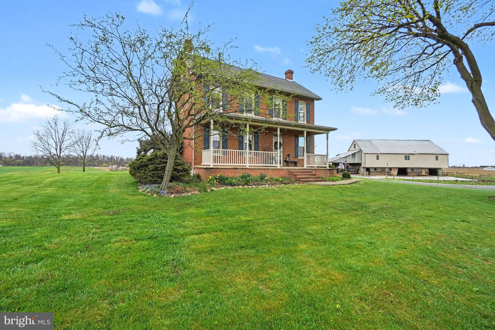 5505 Olde Scotland Road Shippensburg, PA 17257 - Photo 8 of 50 a front view of house with yard