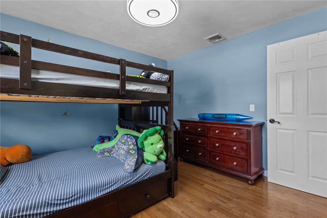 38 Bateman Avenue Cranston, RI 02920 - Photo 22 of 41