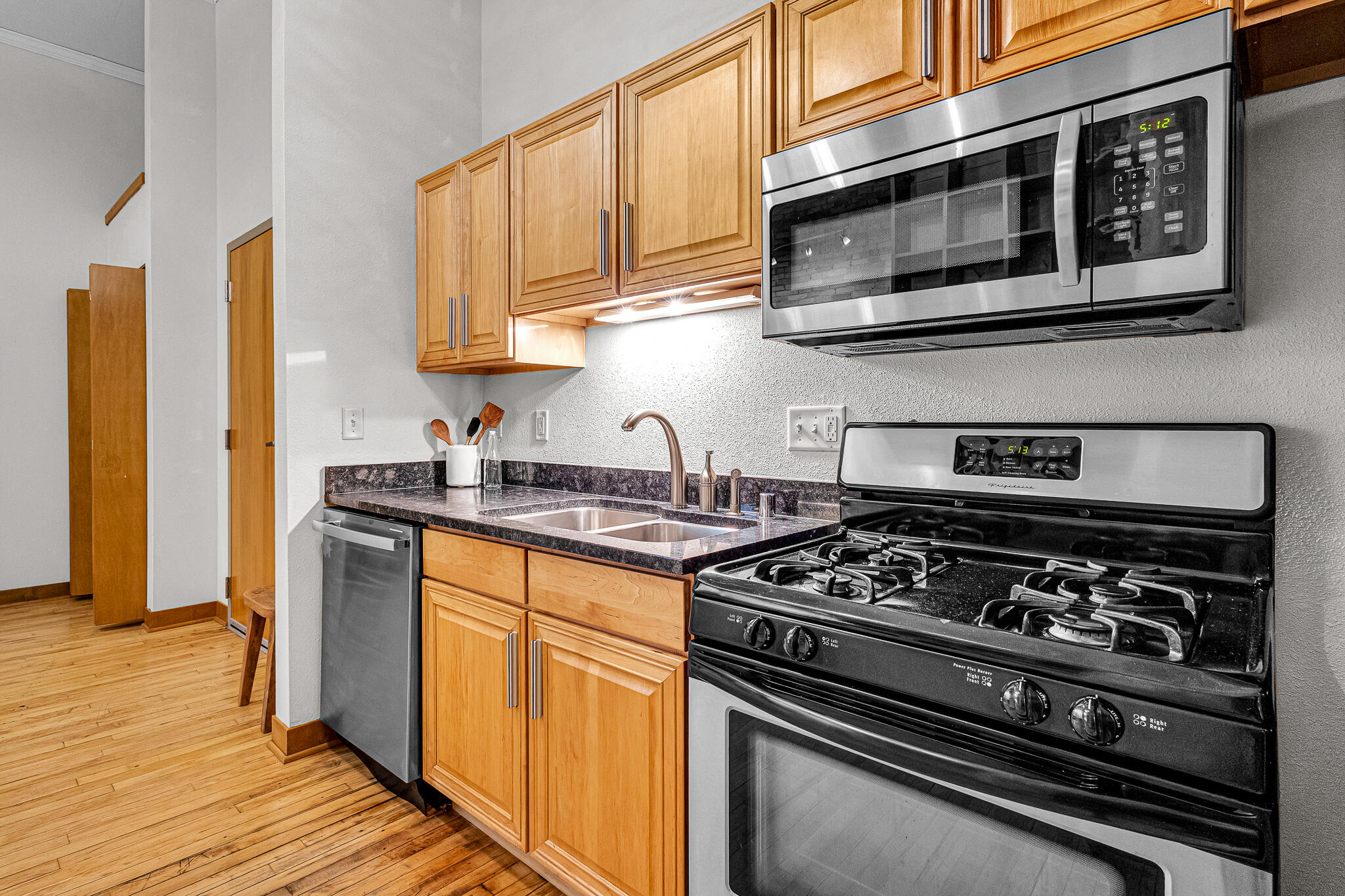 1017 South 2nd Street, Unit 405 Milwaukee, WI 53204 - Photo 13 of 31 1017 S 2nd Unit 405 9