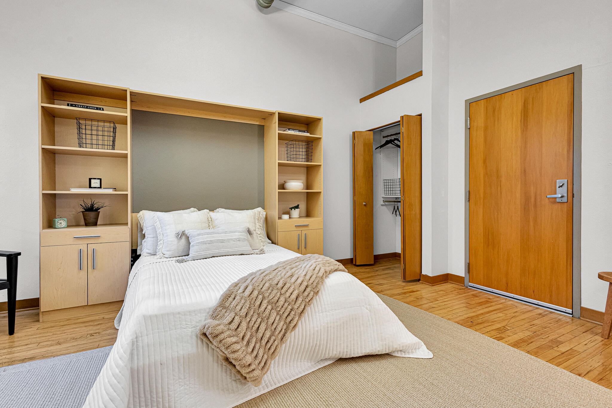 1017 South 2nd Street, Unit 405 Milwaukee, WI 53204 - Photo 3 of 31 1017 S 2nd Unit 405 7