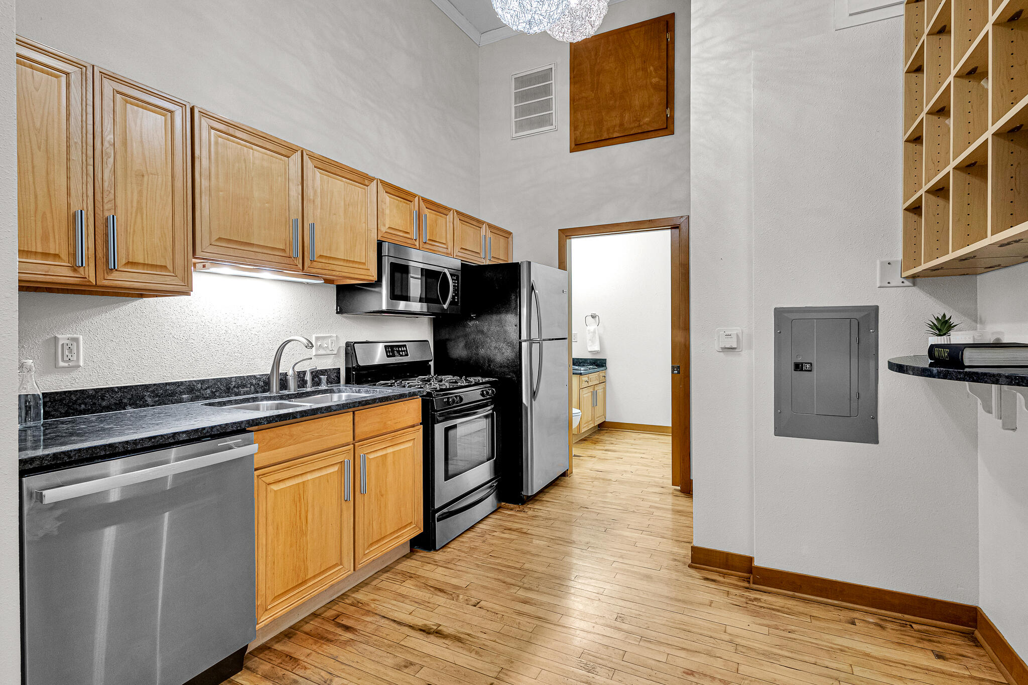 1017 South 2nd Street, Unit 405 Milwaukee, WI 53204 - Photo 4 of 31 1017 S 2nd Unit 405 14