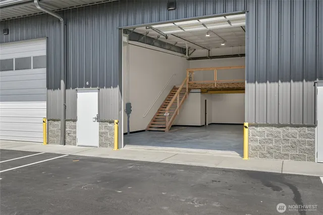 a view of a garage door