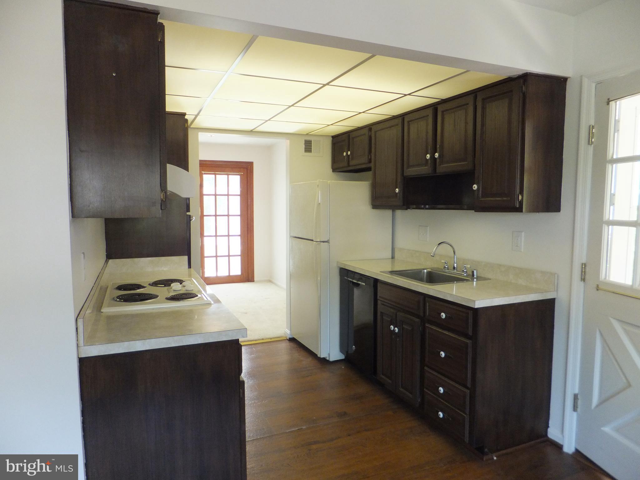 16205 Jerald Road Laurel, MD 20707 - Photo 17 of 47 KITCHEN w DISHWASHER ,REFRIGERATOR