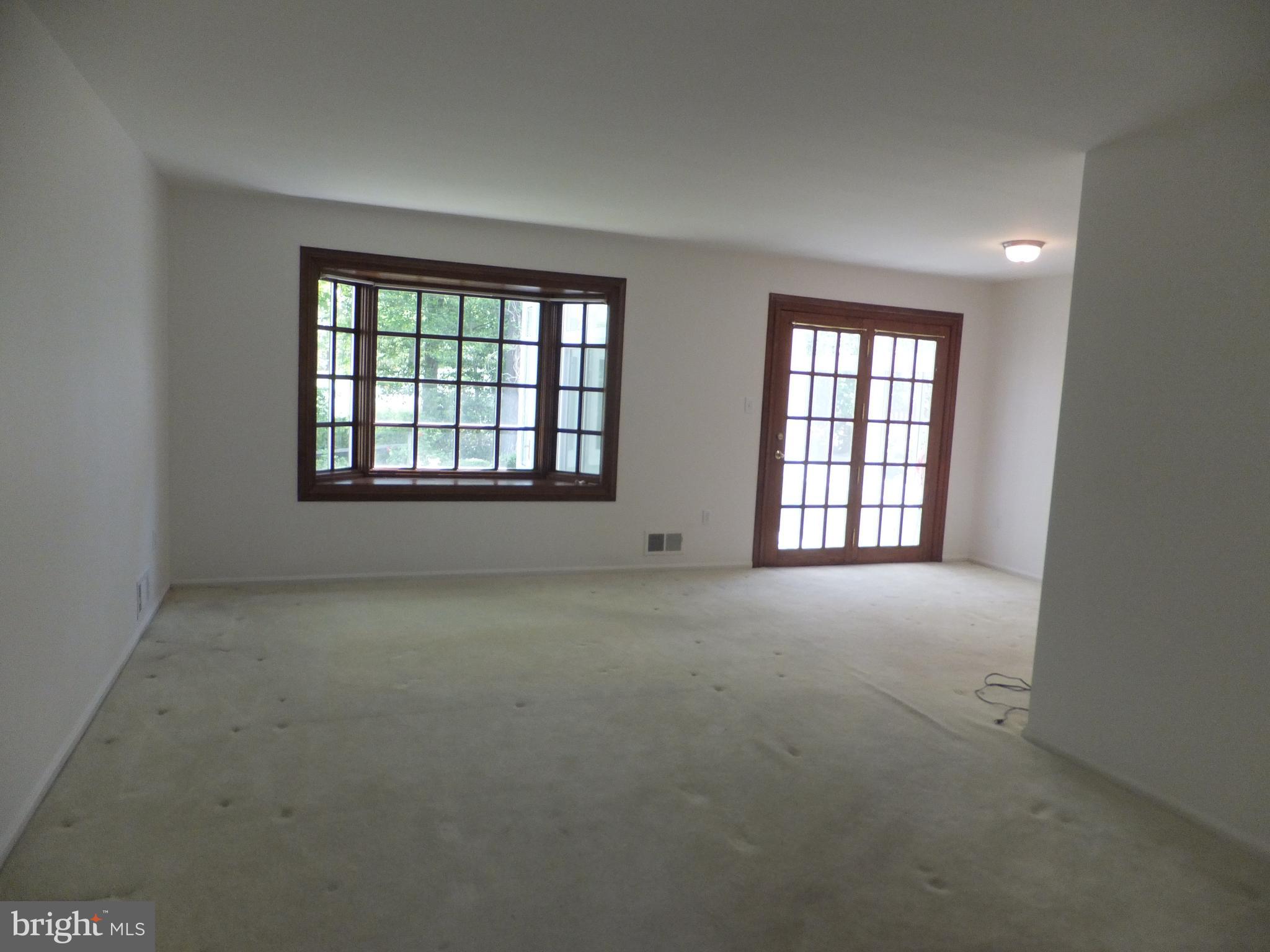 16205 Jerald Road Laurel, MD 20707 - Photo 7 of 47 BEAUTIFUL BAY WINDOW