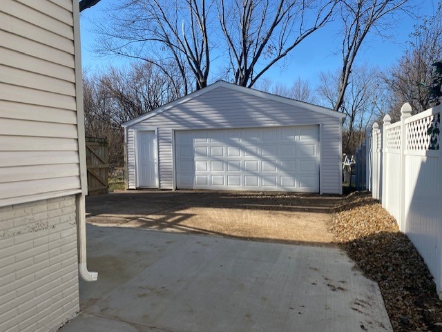 5824 Hillandale Road Davenport, IA 52806 - Photo 16 of 16