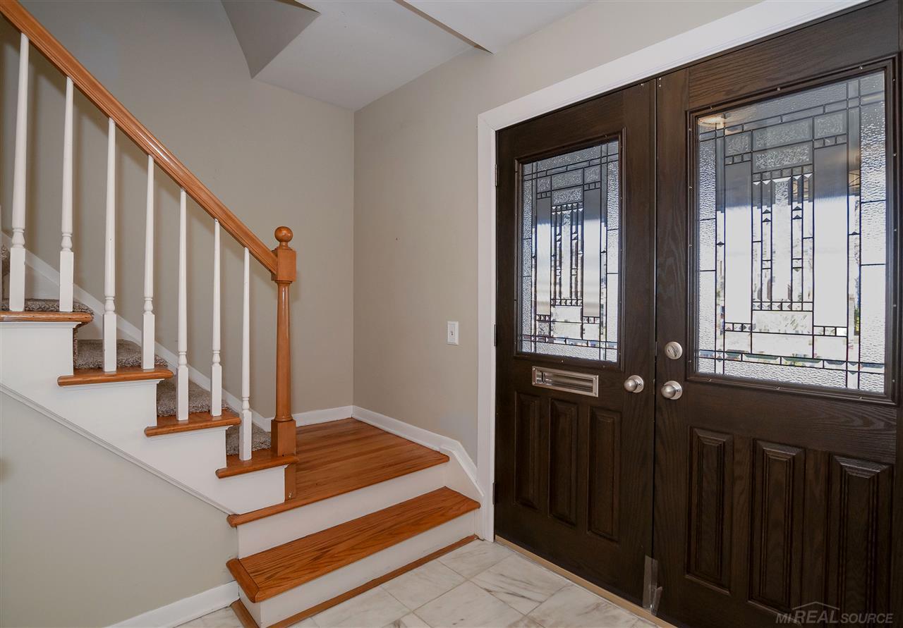 805 Canterbury Road Grosse Pointe Woods, MI 48236 - Photo 21 of 41