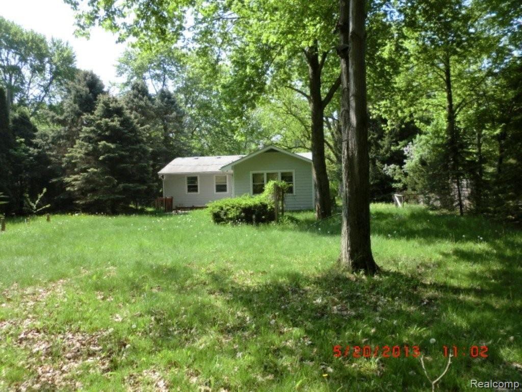 6680 Holland Road Algonac, MI 48001 - Photo 7 of 7 CIMG1832 (Medium).JPG