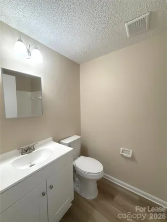 $1,295 | 1610 Arlyn Circle, Unit D, Charlotte, NC 28213