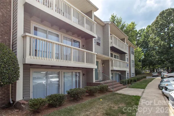 $1,295 | 1610 Arlyn Circle, Unit D, Charlotte, NC 28213
