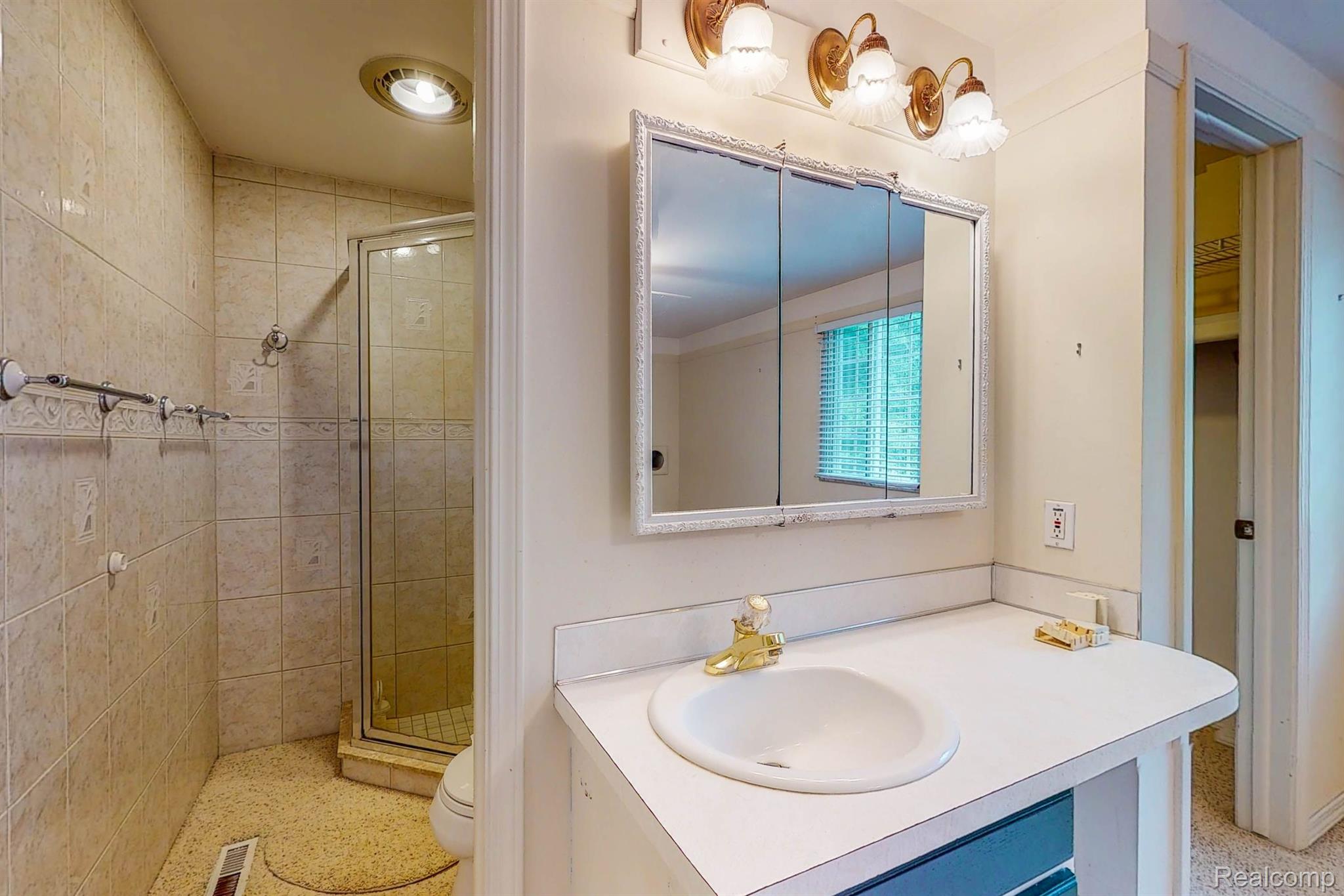 12460 White Lake Road Fenton, MI 48430 - Photo 24 of 55 Gallery Image 24