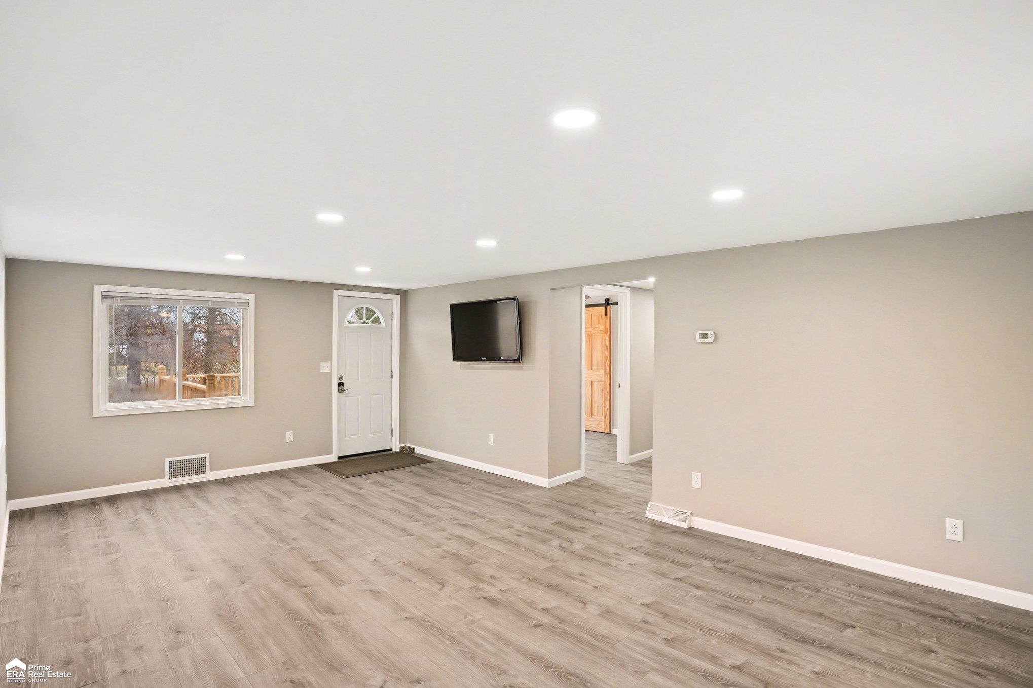 4072 Crosby Road Flint, MI 48506 - Photo 10 of 41 50202130-52fc8812-d646-4eb2-89db-fc824ae58a5d.JPG
