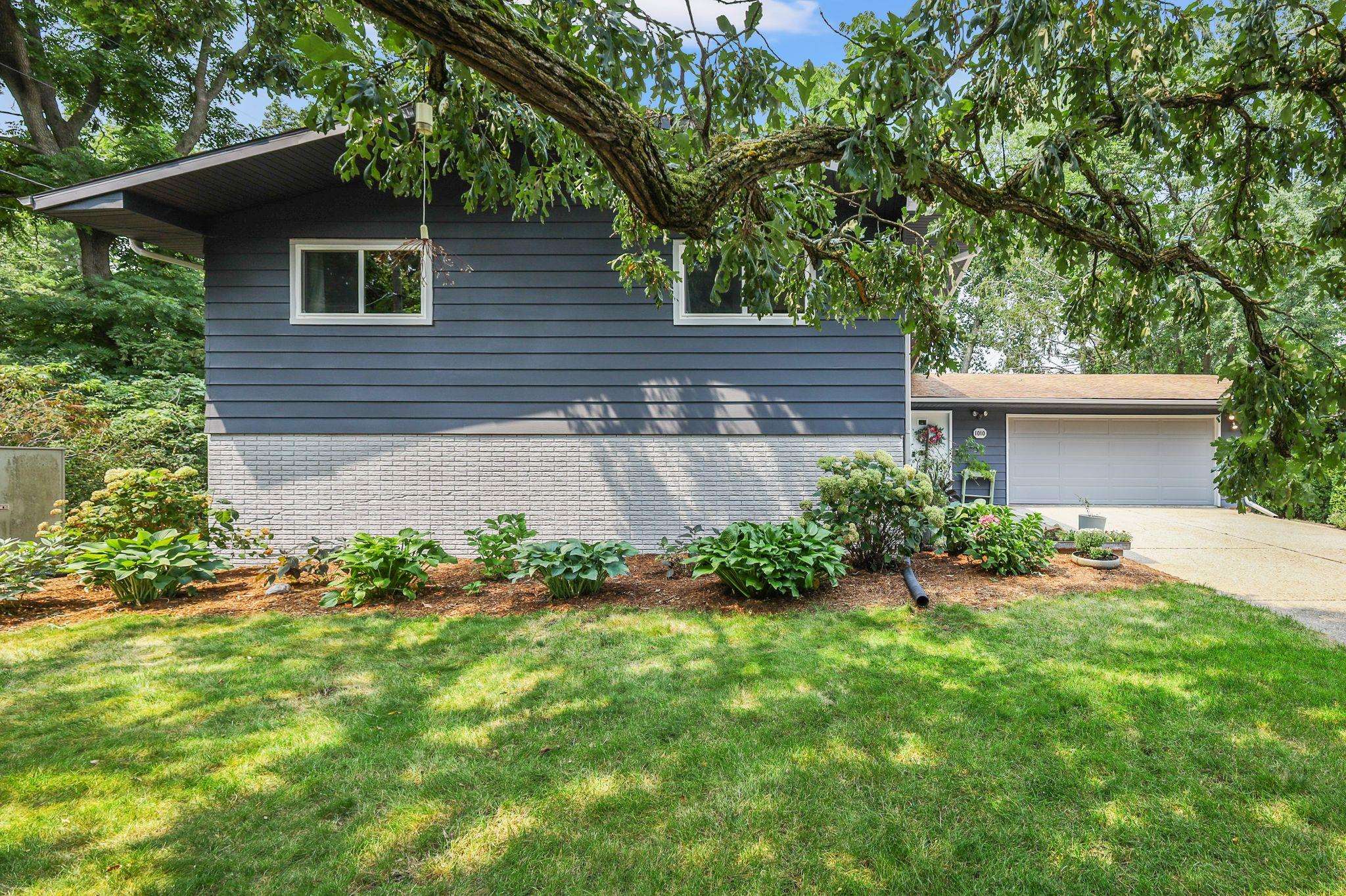 1010 Gilbert Road Madison, WI 53711 - Photo 2 of 37 Gallery Image 2