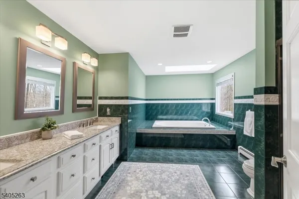 $925,000 | 4 New Star Ridge Road, Sparta, NJ 07871