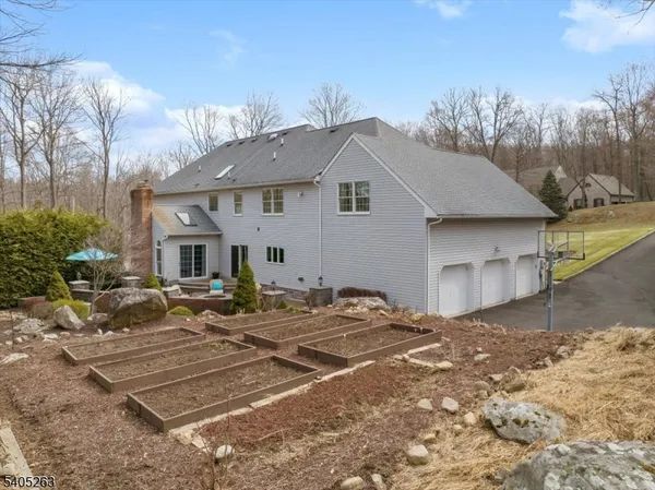 $925,000 | 4 New Star Ridge Road, Sparta, NJ 07871
