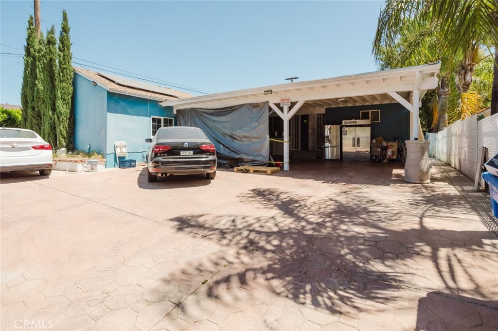11338 Dronfield Avenue Pacoima, CA 91331 - Photo 3 of 46