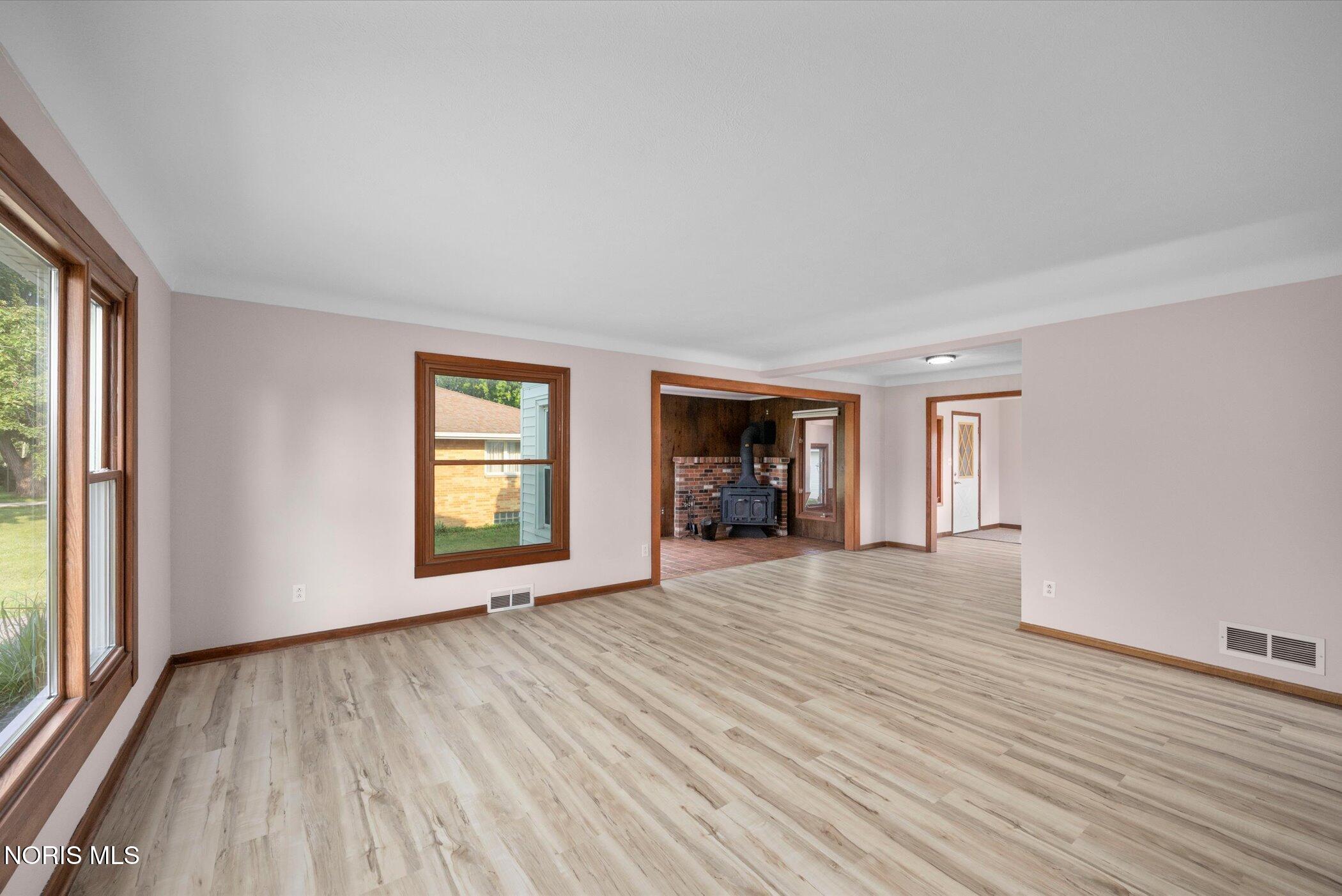5837 Seaman Road Oregon, OH 43616 - Photo 6 of 38 Gallery Image 6