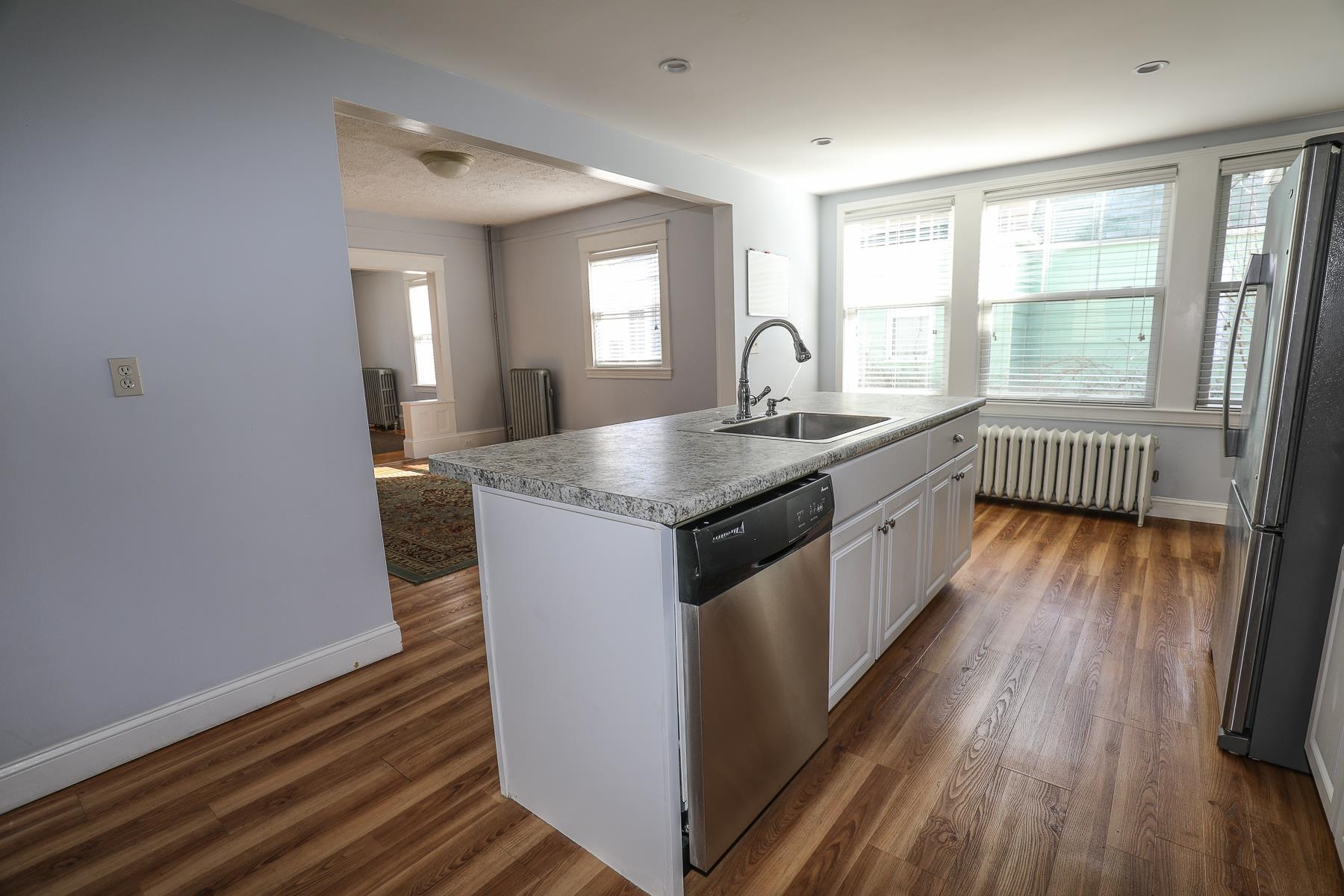 27 Blodget Street Manchester, NH 03104 - Photo 6 of 60
