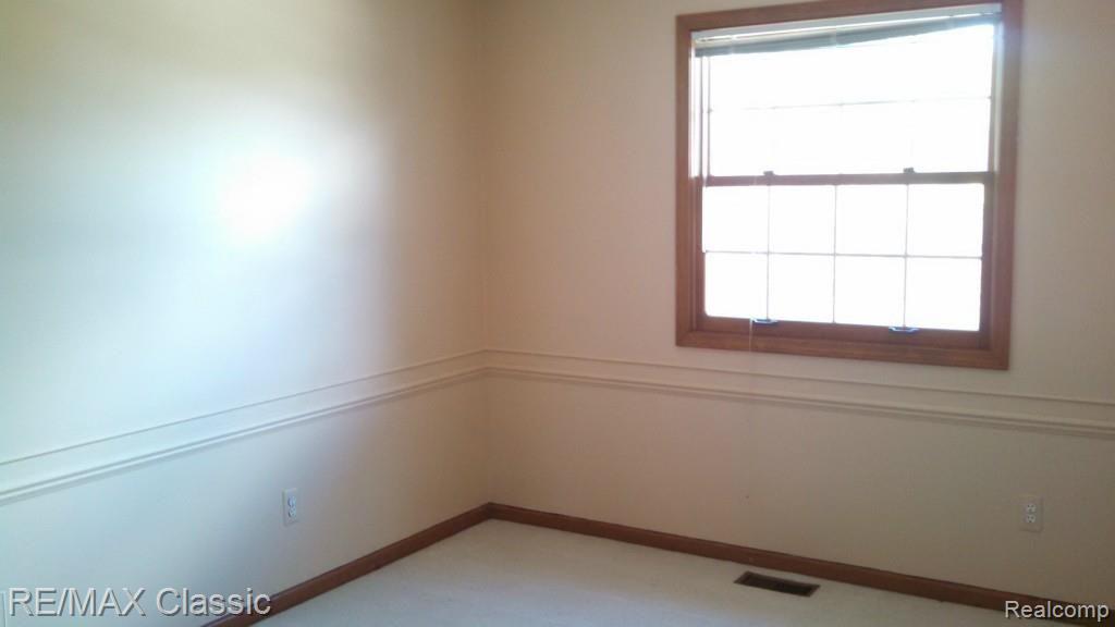 45395 Glengarry Road Canton, MI 48188 - Photo 31 of 45 025.jpg
