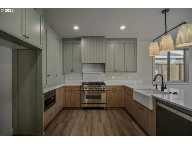 $609,900 | 7532 Lennox Lane Northeast, Keizer, OR 97303