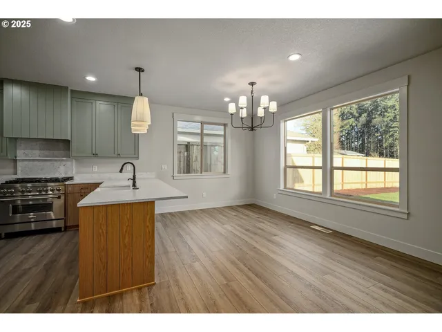 $609,900 | 7532 Lennox Lane Northeast, Keizer, OR 97303