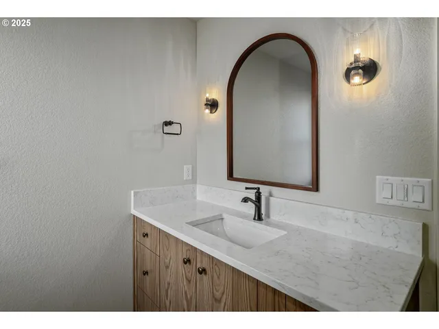 $609,900 | 7532 Lennox Lane Northeast, Keizer, OR 97303