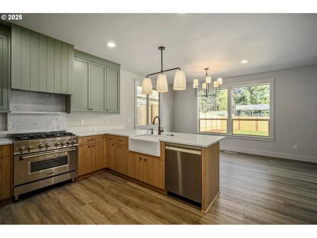 $609,900 | 7532 Lennox Lane Northeast, Keizer, OR 97303