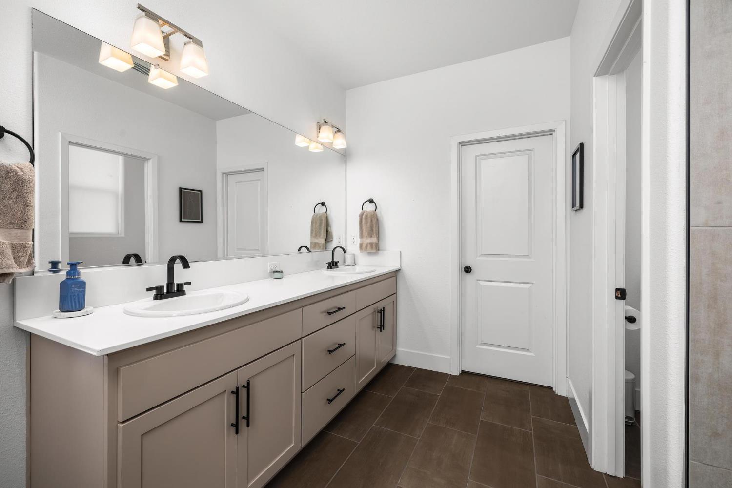 860 Ridgebank Avenue Madera, CA 93636 - Photo 26 of 44 Gallery Image 26