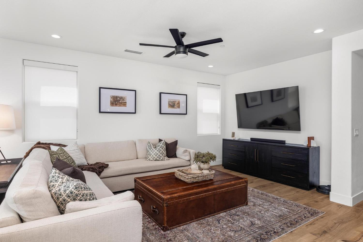 860 Ridgebank Avenue Madera, CA 93636 - Photo 9 of 44 Gallery Image 9