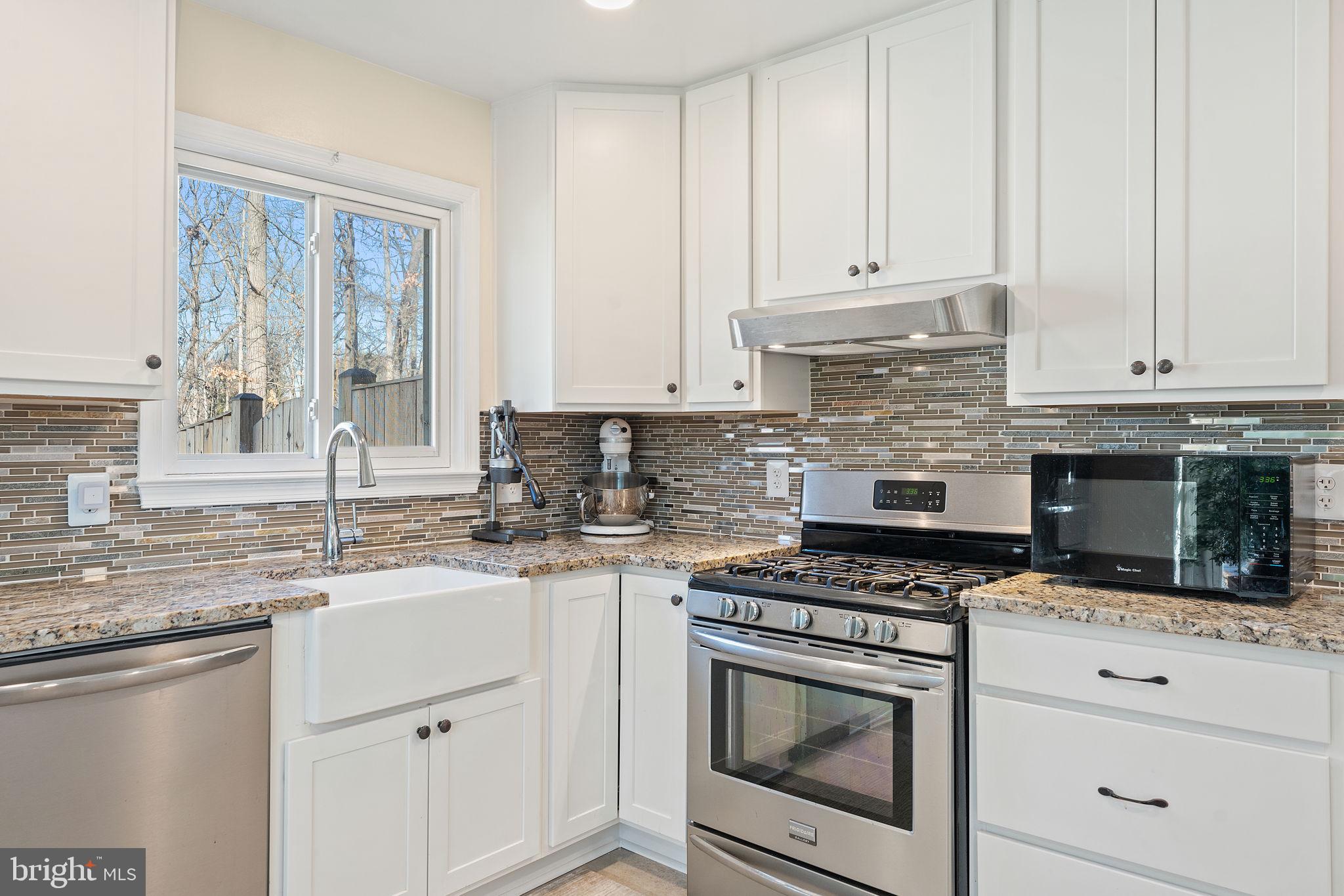 8661 Weir Street Manassas, VA 20110 - Photo 21 of 56 Kitchen