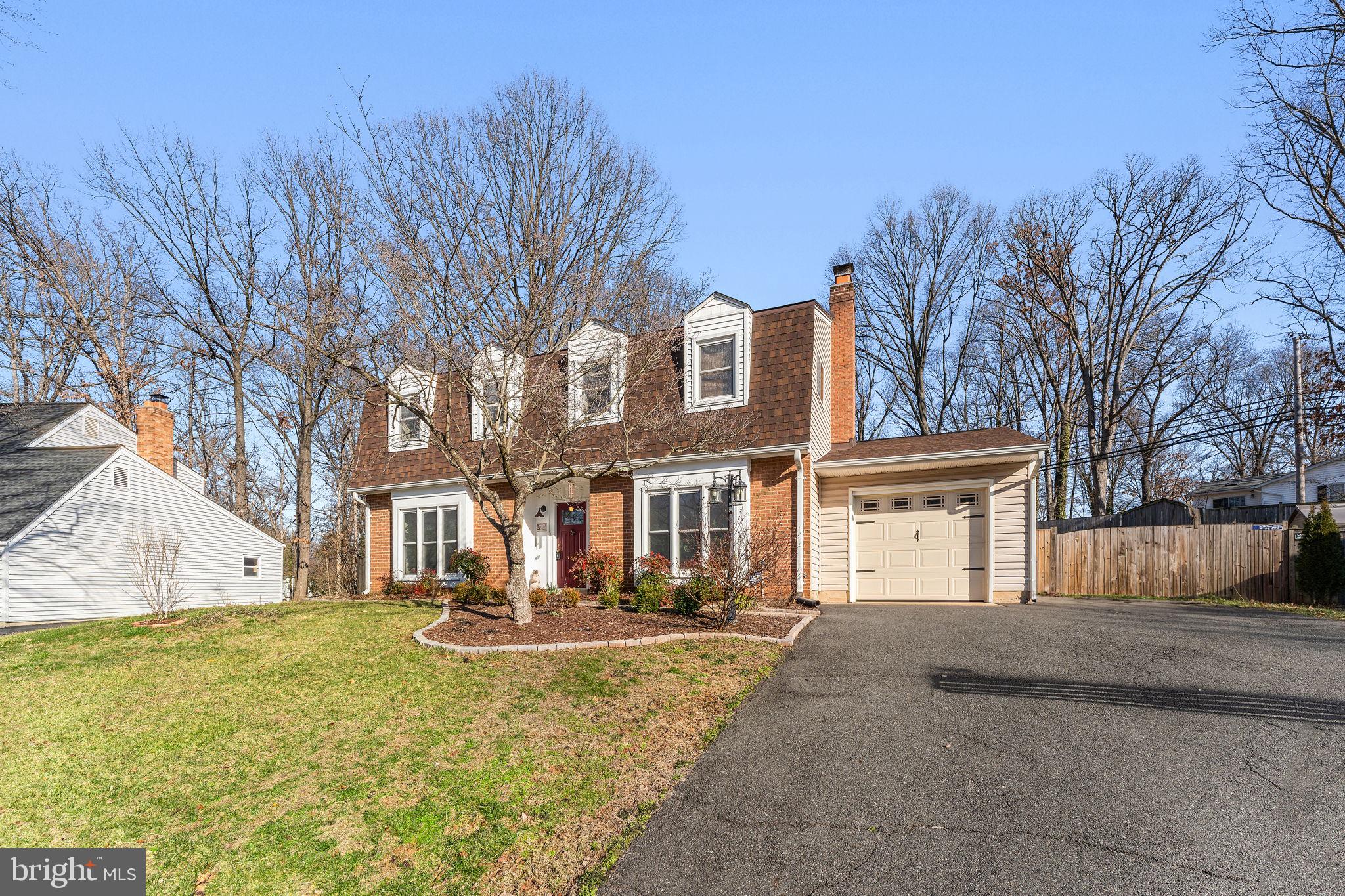 8661 Weir Street Manassas, VA 20110 - Photo 3 of 56