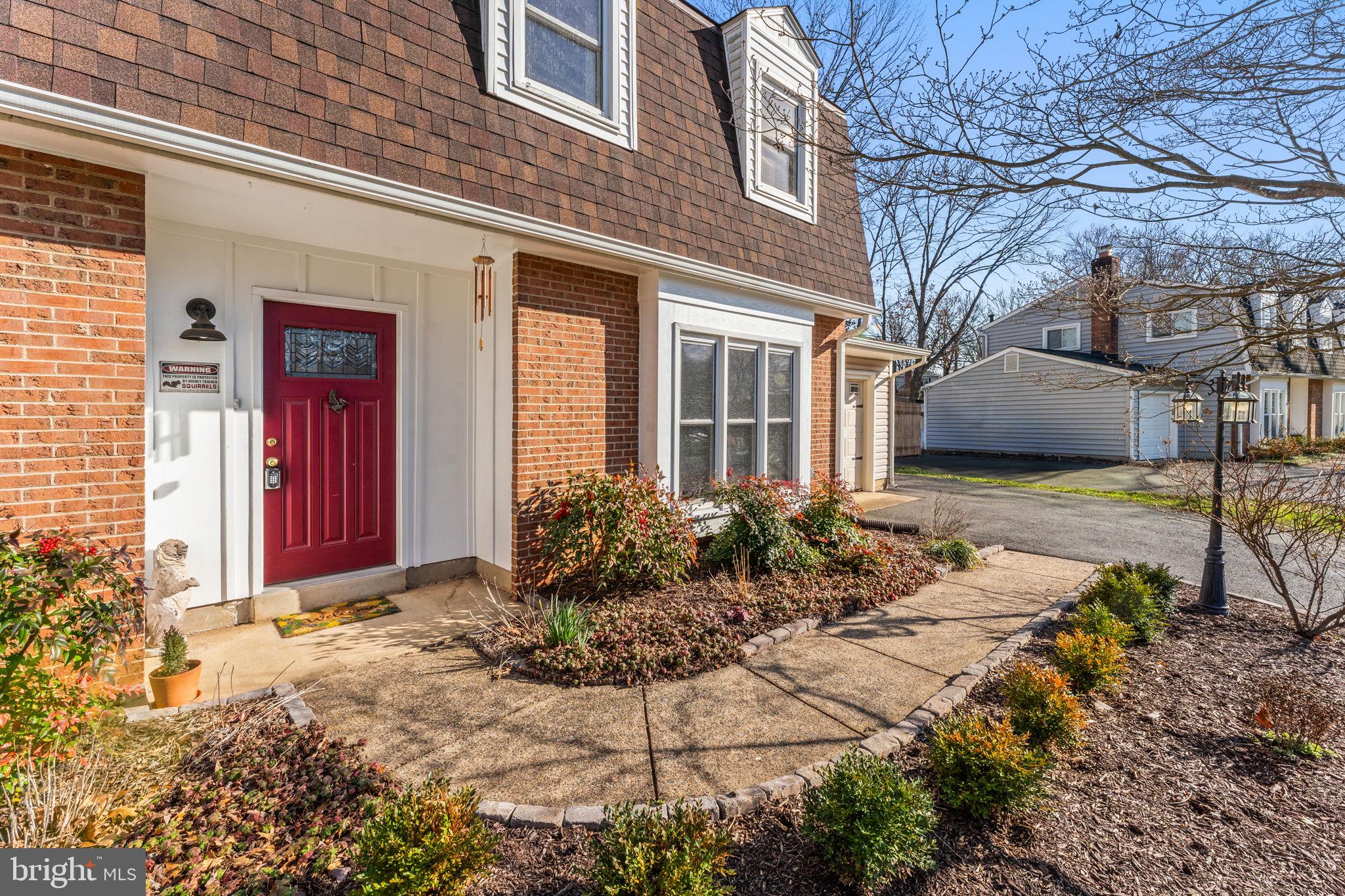 8661 Weir Street Manassas, VA 20110 - Photo 4 of 56