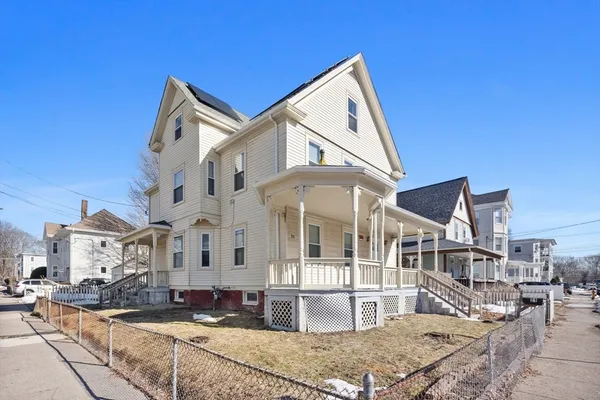 $2,600 | 21 John Street, Unit 1, Attleboro, MA 02703