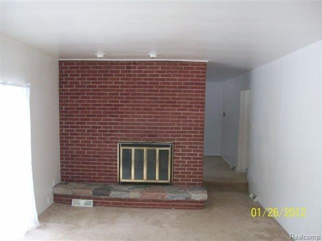 2944 South Blacks Corners Road Imlay City, MI 48444 - Photo 2 of 12 3 Living room